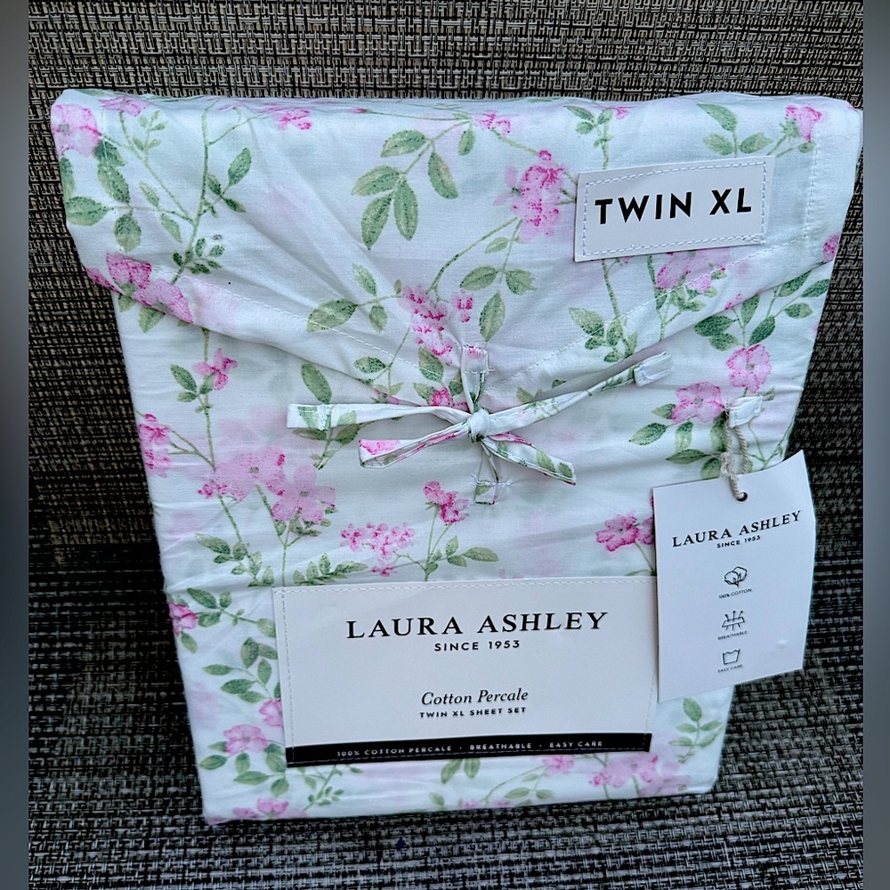 Laura Ashley Fawna Raspberry Green Floral Cotton Percale TWIN XL Sheet Set 3pc - Picture 5 of 10